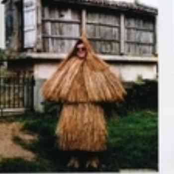 Click para ampliar. Pulsa en el nombre para ver la ficha. Luciano con capa de xuncos